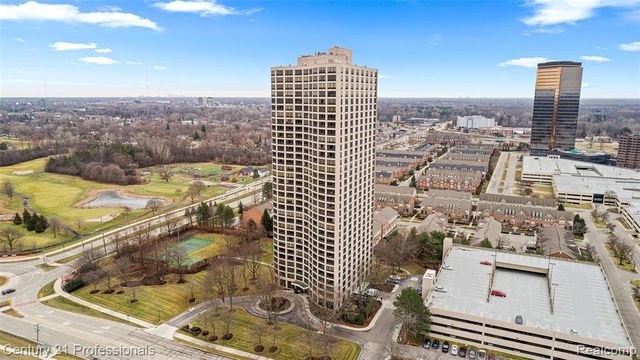 5000 Town Center 1704, Southfield, MI 48075