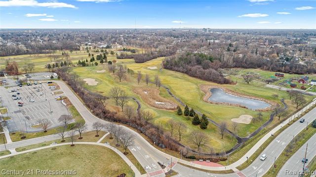 5000 Town Center 1704, Southfield, MI 48075