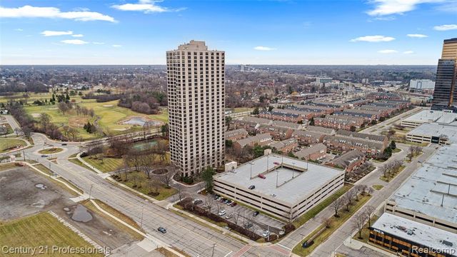 5000 Town Center 1704, Southfield, MI 48075