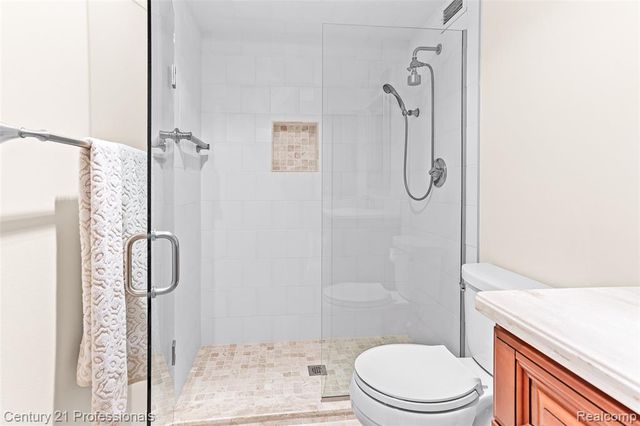 5000 Town Center 1704, Southfield, MI 48075