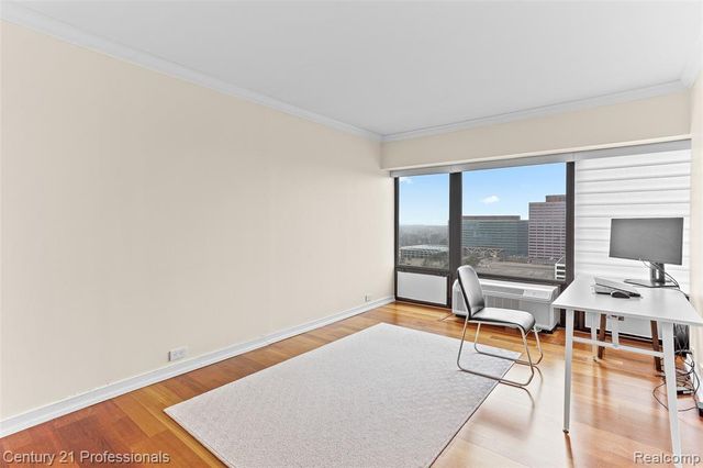 5000 Town Center 1704, Southfield, MI 48075