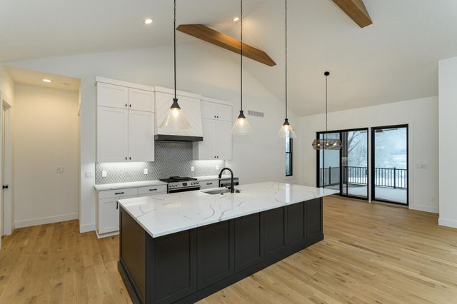 4980 Royal Oaks Circle SW, Rochester, MN 55902