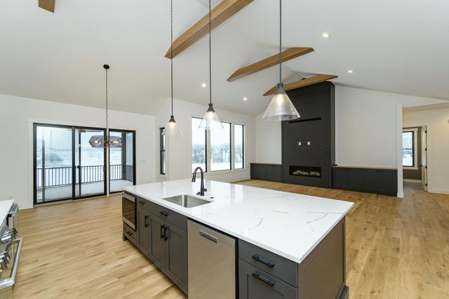 4980 Royal Oaks Circle SW, Rochester, MN 55902