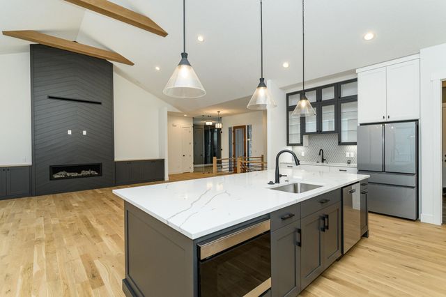 4980 Royal Oaks Circle SW, Rochester, MN 55902