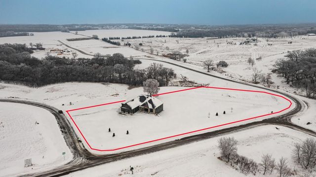 4980 Royal Oaks Circle SW, Rochester, MN 55902