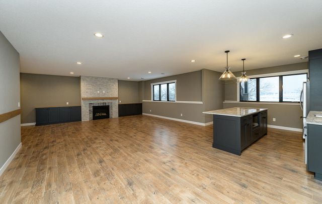 4980 Royal Oaks Circle SW, Rochester, MN 55902