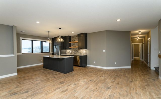 4980 Royal Oaks Circle SW, Rochester, MN 55902