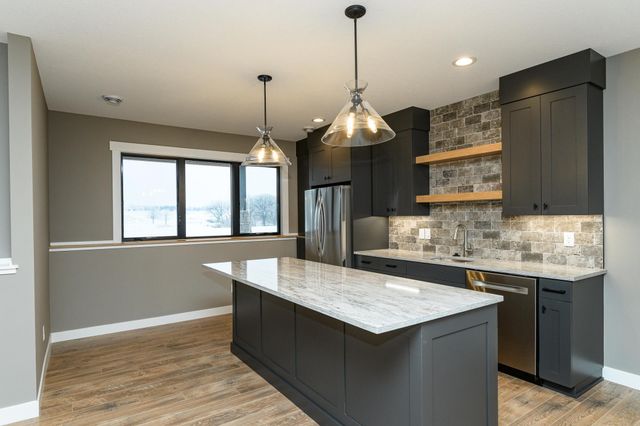 4980 Royal Oaks Circle SW, Rochester, MN 55902