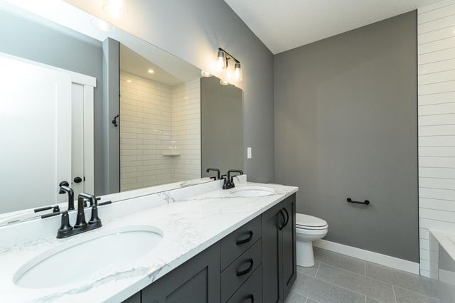 4980 Royal Oaks Circle SW, Rochester, MN 55902