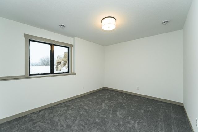 4980 Royal Oaks Circle SW, Rochester, MN 55902