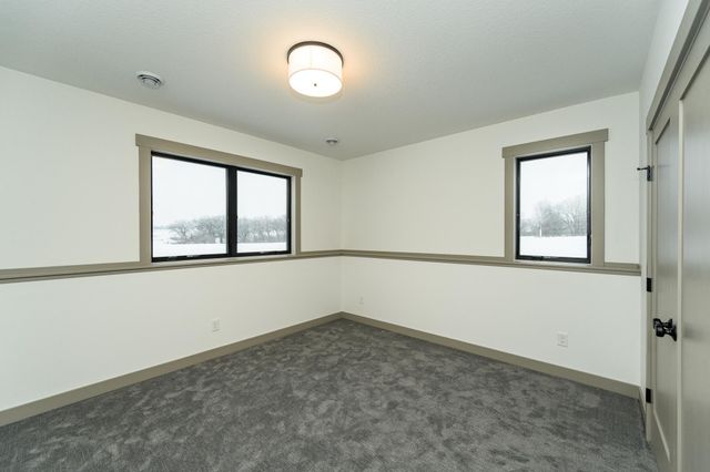 4980 Royal Oaks Circle SW, Rochester, MN 55902