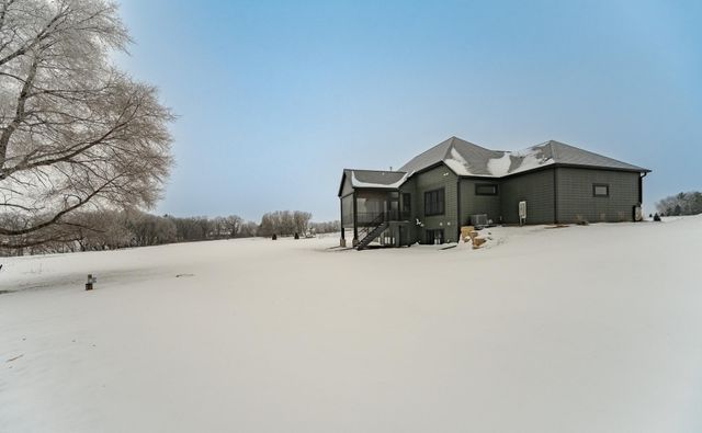 4980 Royal Oaks Circle SW, Rochester, MN 55902