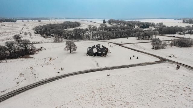 4980 Royal Oaks Circle SW, Rochester, MN 55902