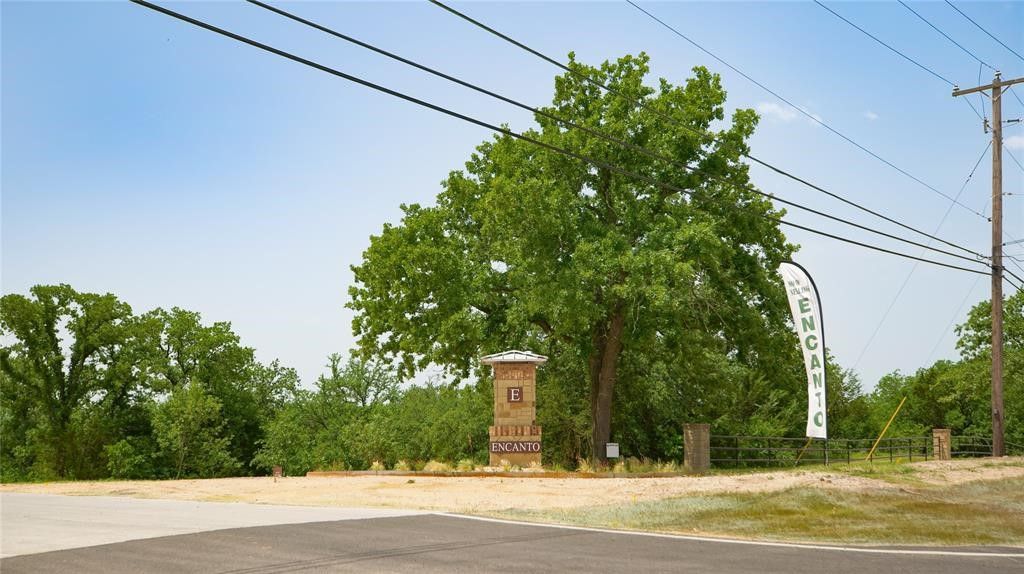 8033 Encanto Way, Azle, TX 76020