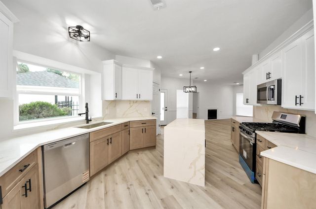 6502 Oakburl Court, Sugar Land, TX 77479