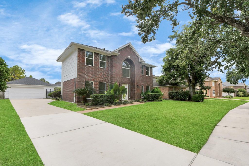 6502 Oakburl Court, Sugar Land, TX 77479