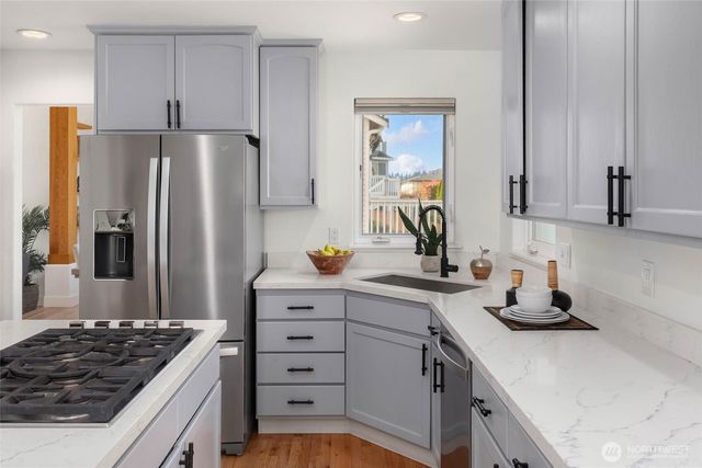 1406 N 38th Street, Renton, WA 98056