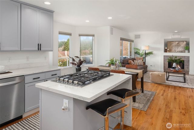 1406 N 38th Street, Renton, WA 98056