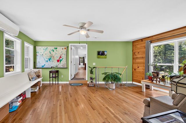 410 Billings Rd, Fitchburg, MA 01420