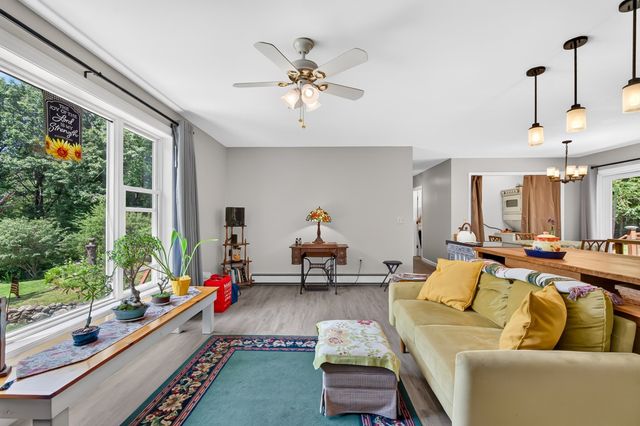 410 Billings Rd, Fitchburg, MA 01420