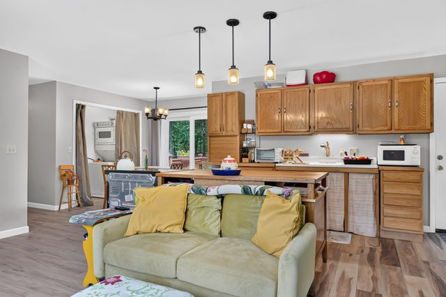 410 Billings Rd, Fitchburg, MA 01420