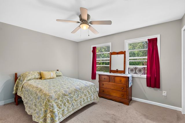 410 Billings Rd, Fitchburg, MA 01420