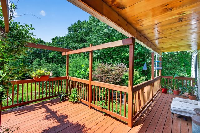 410 Billings Rd, Fitchburg, MA 01420