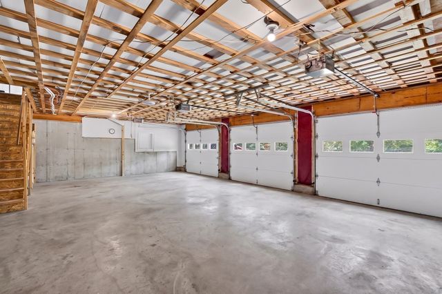 410 Billings Rd, Fitchburg, MA 01420