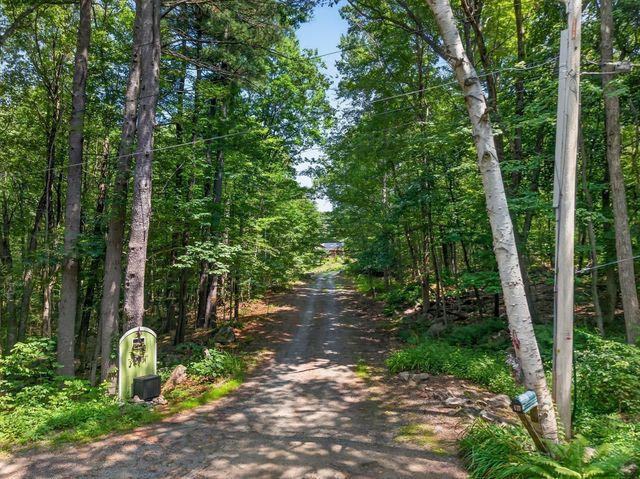 410 Billings Rd, Fitchburg, MA 01420