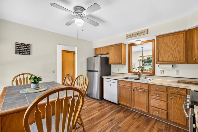 410 Billings Rd, Fitchburg, MA 01420