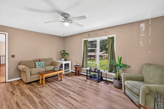 410 Billings Rd, Fitchburg, MA 01420