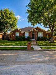 1216 Valley Oaks Drive, Lewisville, TX 75067