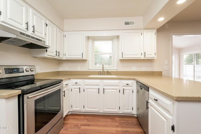 706 Edinburgh Court, Burlington, NC 27215