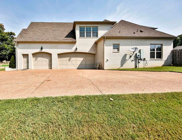 82 LAKEPOINTE CV, Atoka, TN 38004