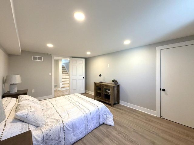1028 Oakland AVENUE, Waukesha, WI 53186