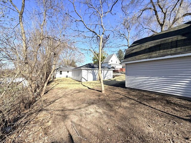 1028 Oakland AVENUE, Waukesha, WI 53186