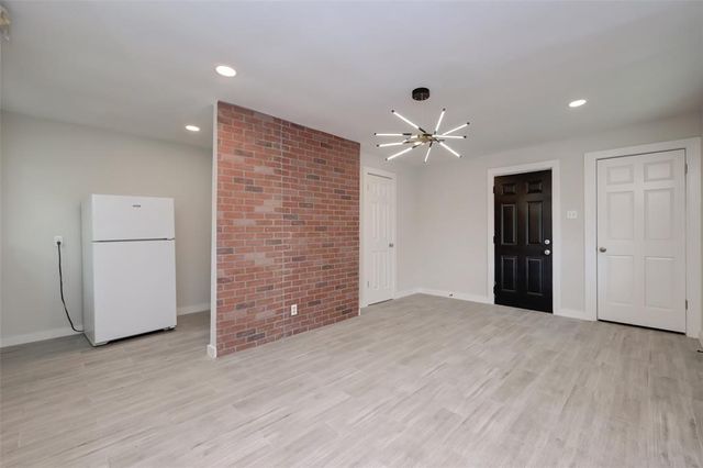 1747 Wroxton Court 6, Houston, TX 77005