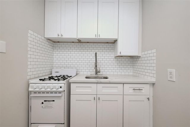 1747 Wroxton Court 6, Houston, TX 77005