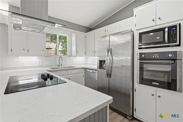 633 Lockener Ave, New Braunfels, TX 78130