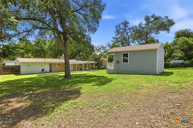 633 Lockener Ave, New Braunfels, TX 78130