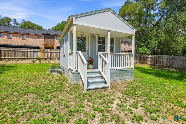633 Lockener Ave, New Braunfels, TX 78130
