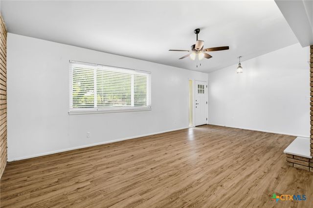 633 Lockener Ave, New Braunfels, TX 78130