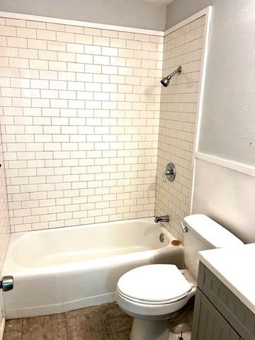 4077 Lancewood S Drive, Mobile, AL 36609