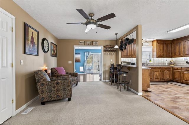 102 Kings Point AVE, Smithfield, VA 23430