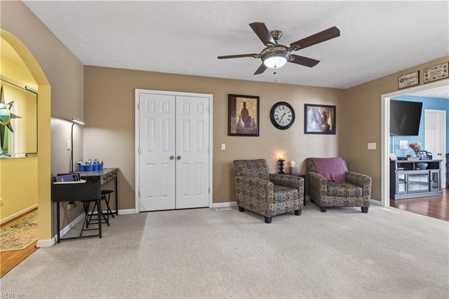 102 Kings Point AVE, Smithfield, VA 23430