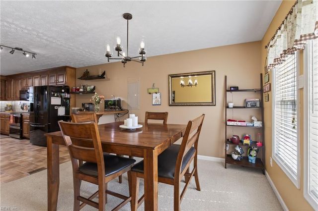 102 Kings Point AVE, Smithfield, VA 23430