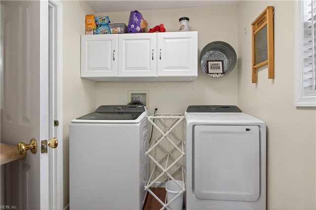 102 Kings Point AVE, Smithfield, VA 23430