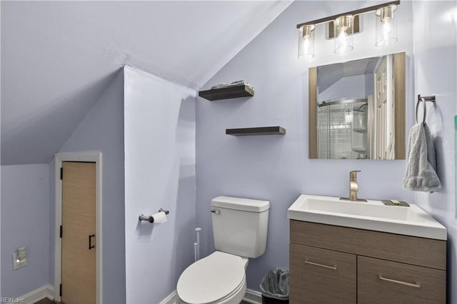 102 Kings Point AVE, Smithfield, VA 23430