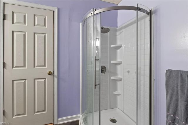 102 Kings Point AVE, Smithfield, VA 23430