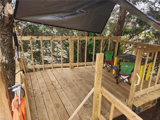 102 Kings Point AVE, Smithfield, VA 23430